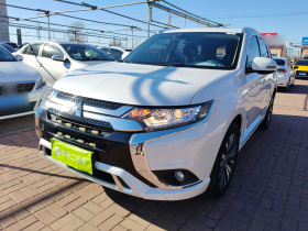 三菱 欧蓝德 2021款 改款 2.0L 两驱畅享版 5座