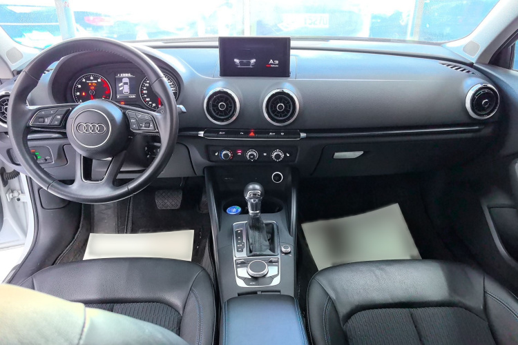 奥迪A3 2019款 Sportback 35 TFSI 时尚型 国VI中控内饰7003