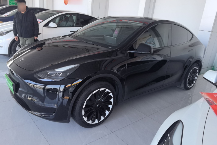 特斯拉 Model Y 2023款 长续航全轮驱动版车身外观4