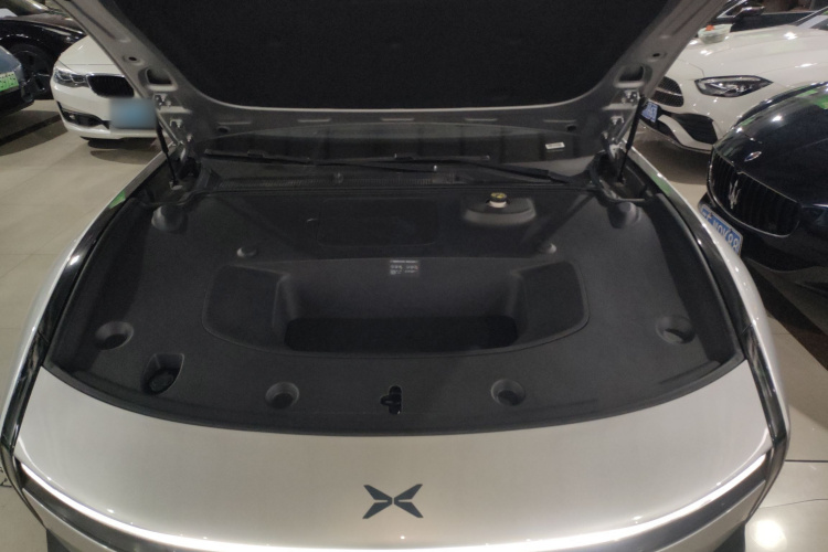 小鹏P7 2025款 702 长续航 Ultra机舱底盘24