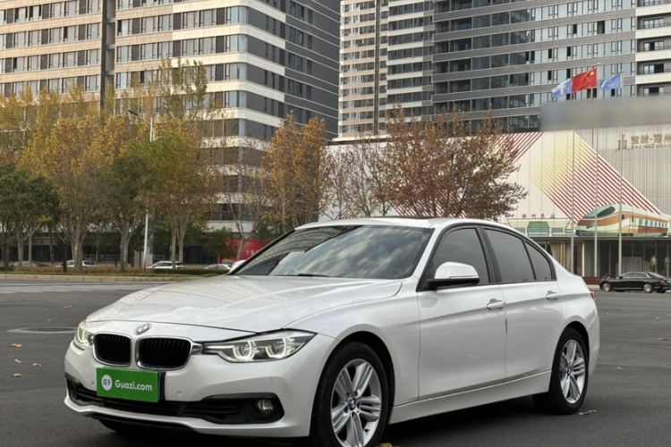 宝马3系 2017款 318i 时尚型车身外观1