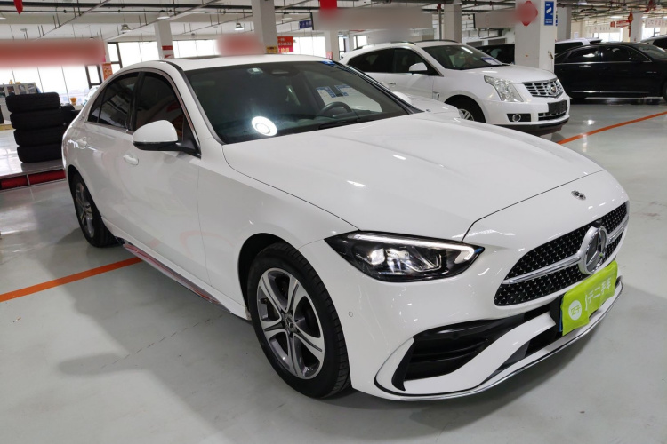 奔驰C级 2022款 改款 C 200 L 运动版车身外观3