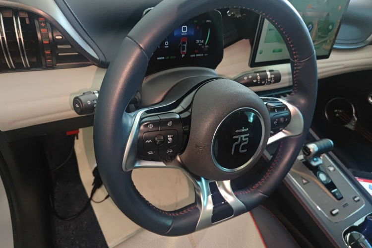 比亚迪 元PLUS 2022款 430KM 尊贵型中控内饰13