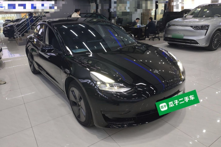 特斯拉 Model 3 2022款 后轮驱动版车身外观3