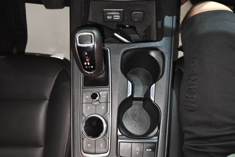 凯迪拉克XT4 2018款 28T 两驱领先型局部细节18