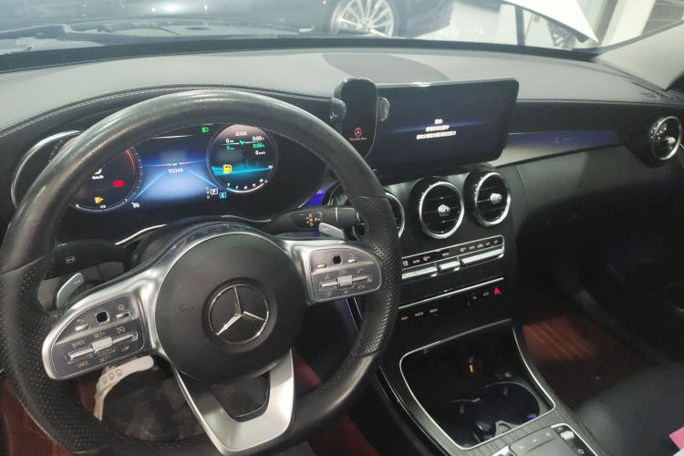 奔驰C级 2020款 C 260 L 运动版中控内饰12