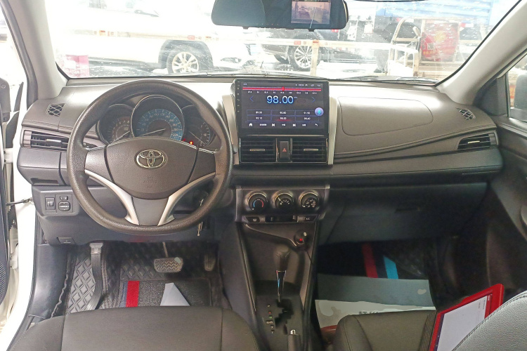 丰田 YARiS L 致炫 2015款 1.5E 自动魅动版中控内饰7002