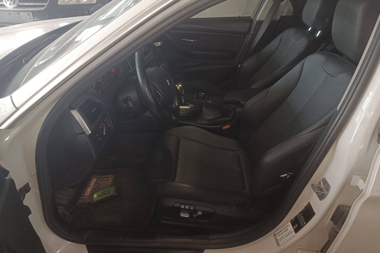 宝马3系 2018款 320Li 时尚型局部细节19