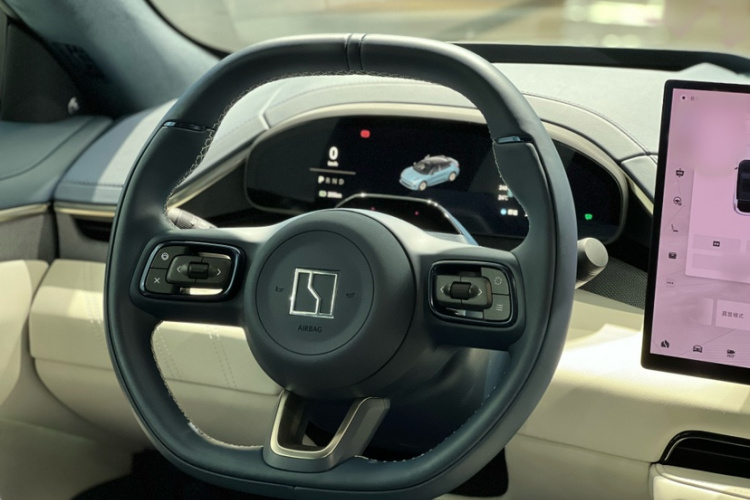 极氪001 2025款 WE版 100kWh 后驱中控内饰7003