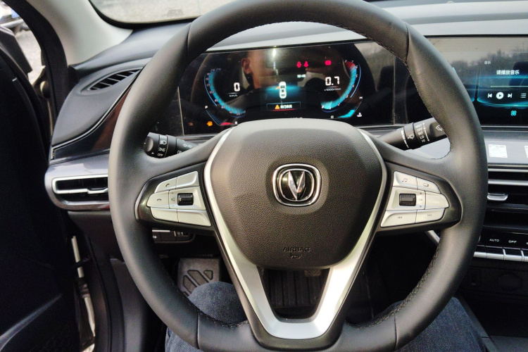 长安 逸动 2020款 PLUS 1.6L GDI 手动豪华型局部细节13