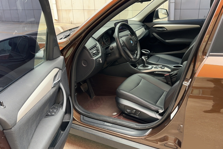 宝马X1 2014款 sDrive18i 时尚型中控内饰7001