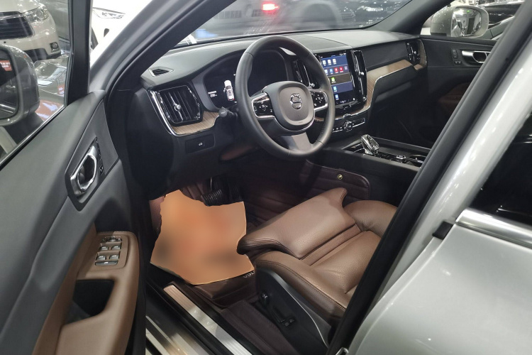 沃尔沃XC60 2023款 B5 四驱智远豪华版中控内饰7003