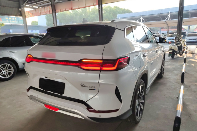 比亚迪 宋PLUS新能源 2025款 DM-i 智驾版 112KM 尊荣型车身外观6005