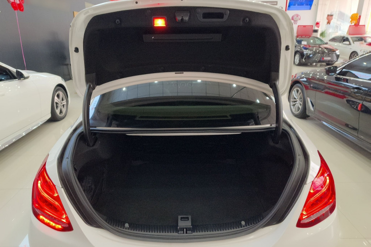 奔驰C级 2018款 C 200 L 运动版机舱底盘23