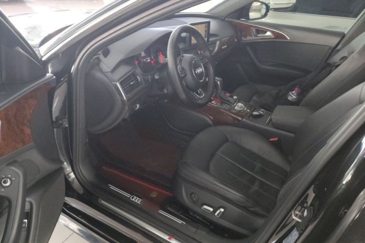 奥迪A6L 2018款 30周年年型 45 TFSI quattro 运动型中控内饰20