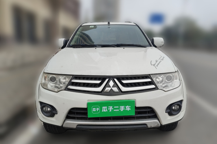 三菱 帕杰罗·劲畅 2013款 3.0L 自动两驱豪华版车身外观6001
