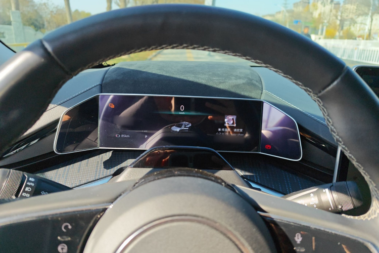 极氪001 2022款 长续航双电机 WE版局部细节14