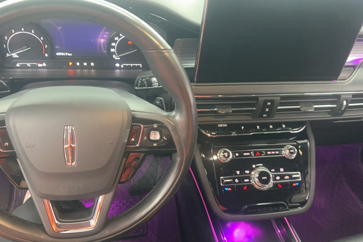 林肯 冒险家 2020款 2.0T 两驱尊悦版中控内饰7003