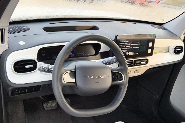 吉利银河 熊猫 2025款 210km 元气熊中控内饰12