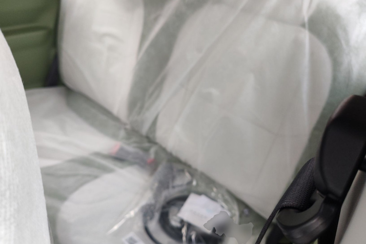 吉利银河 2025款 210km 熊猫骑士中控内饰21