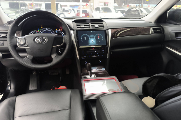 丰田 凯美瑞 2015款 2.0G 领先版中控内饰7002