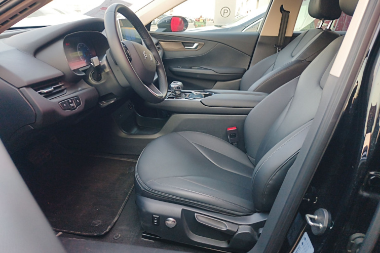 红旗E-QM5 2023款 改款 基础出行版中控内饰19