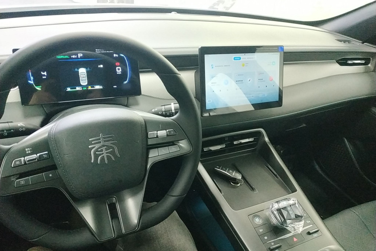 比亚迪 秦PLUS 2025款 DM-i 智驾版 55KM领先型中控内饰12