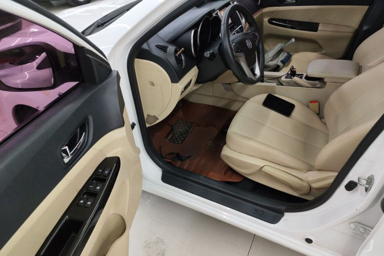 长安 逸动 2015款 1.6L 自动豪华型中控内饰20