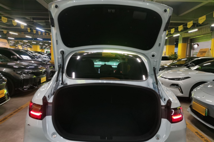 零跑汽车 零跑C01 2024款 增程 216舒享版机舱底盘23