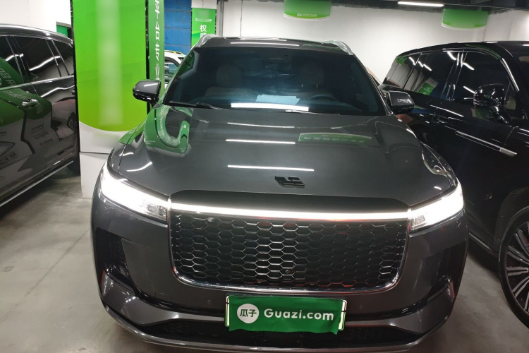 理想汽车 理想ONE 2021款 增程6座版车身外观2