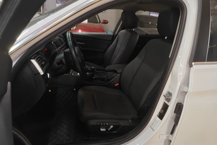 宝马3系 2016款 316Li 时尚型中控内饰19