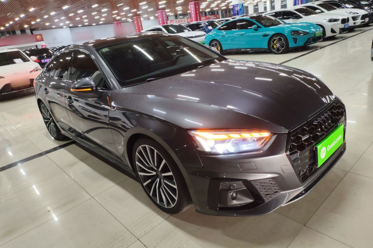 奥迪A5 2021款 Sportback 40 TFSI quattro 豪华致雅型车身外观3
