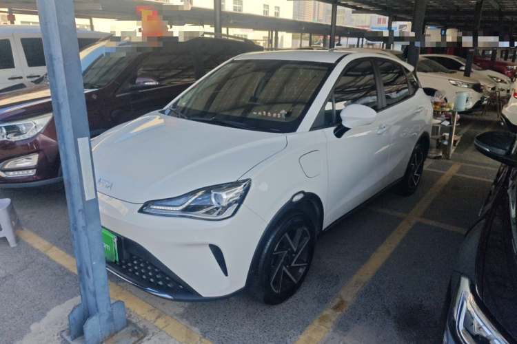 哪吒汽车 哪吒V 2021款 Co-sport 魔力版车身外观1
