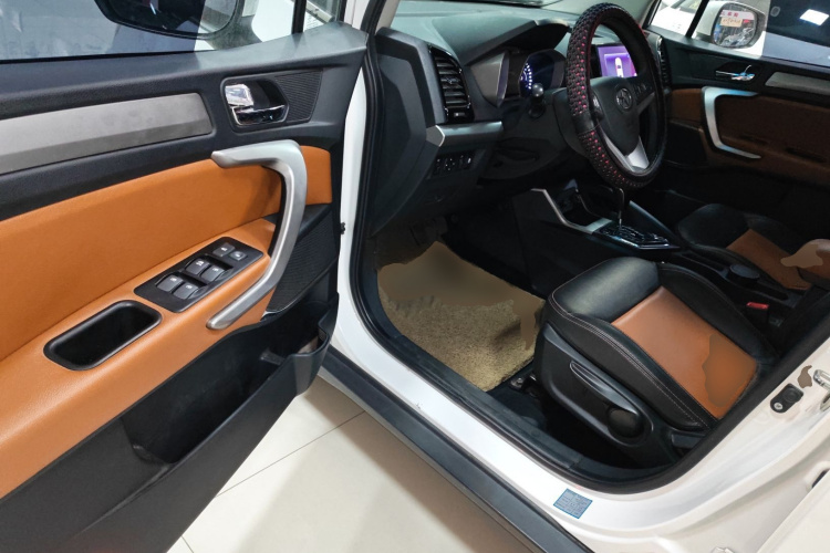 江汽集团 瑞风S3 2014款 1.5L CVT豪华智能型中控内饰20