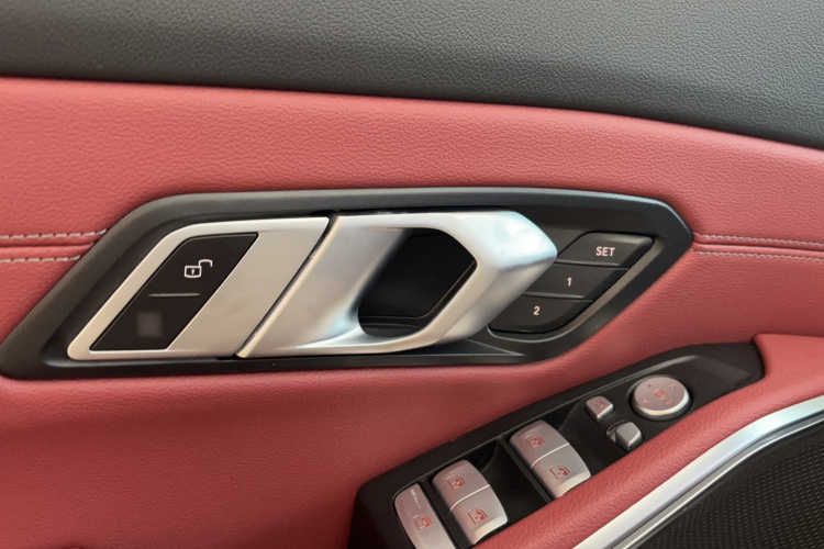 宝马3系 2024款 325i M运动套装中控内饰7003