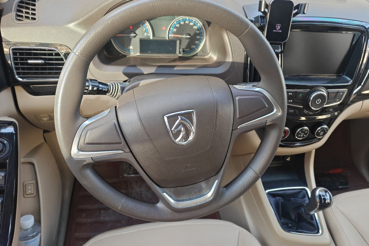 宝骏730 2014款 1.5L 手动舒适ESP版 7座局部细节13