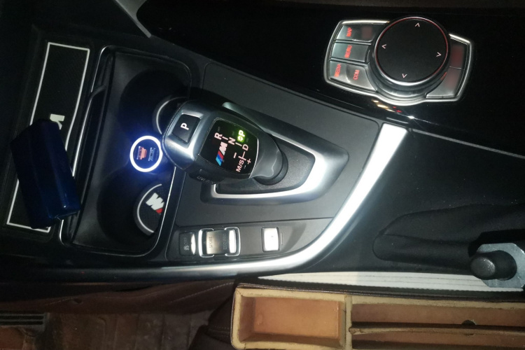 宝马3系 2019款 320Li 时尚型局部细节18