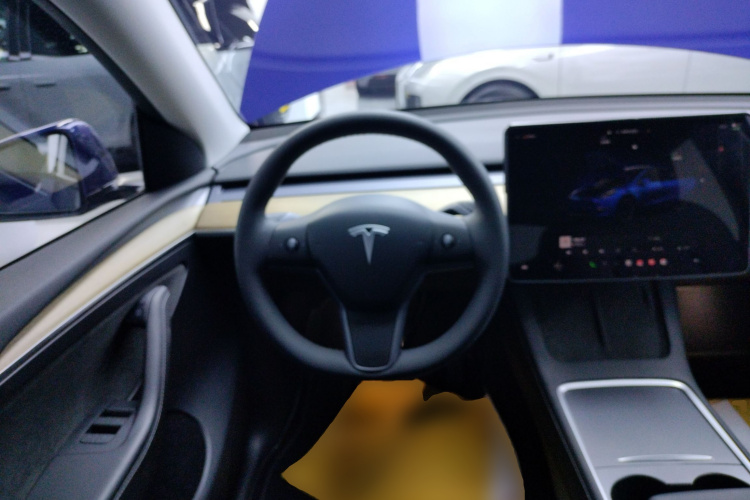 特斯拉 Model Y 2022款 长续航全轮驱动版局部细节13