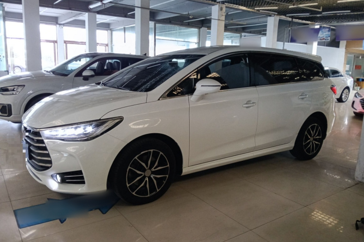 比亚迪 宋MAX 2017款 1.5T 自动智联豪华型 7座车身外观4