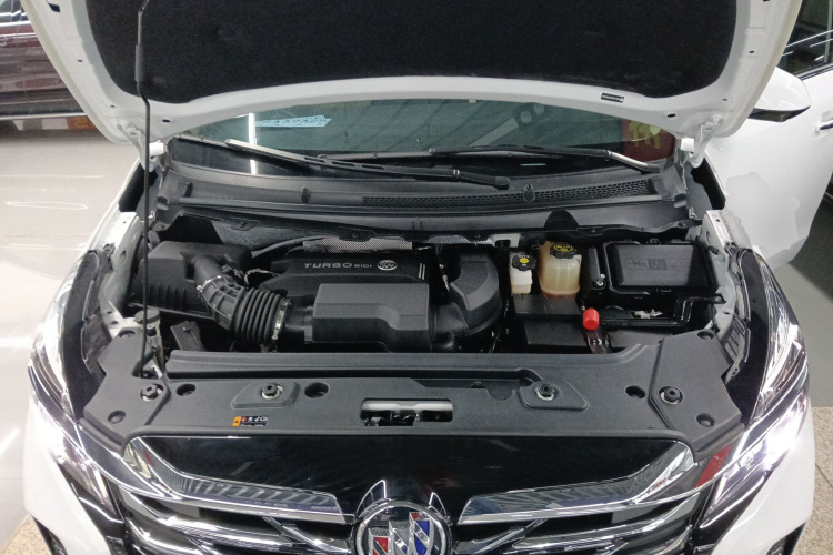 别克GL8 2023款 改款 陆上公务舱 豪华型机舱底盘24