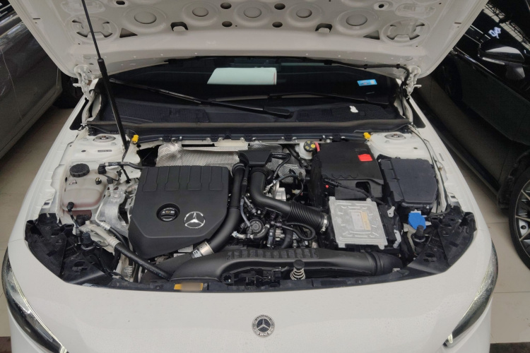 奔驰A级 2021款 A 200 L 运动轿车动感型机舱底盘24