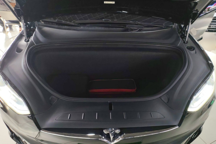 特斯拉 Model X 2019款 长续航版机舱底盘24