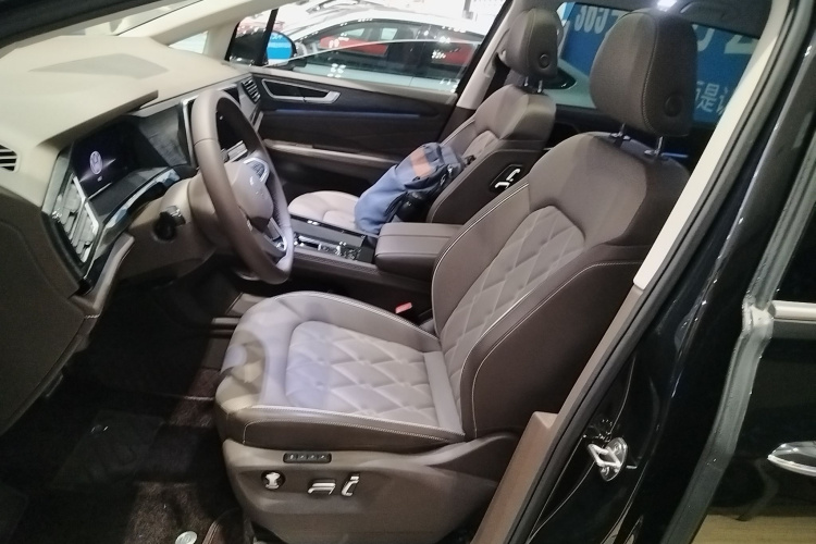 大众 威然 2024款 380TSI 尊贵版局部细节19