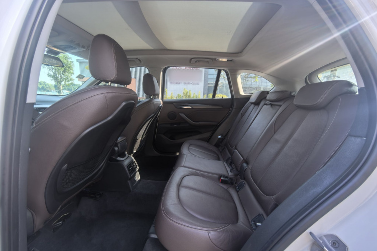 宝马X1 2018款 xDrive20Li 尊享型中控内饰7001