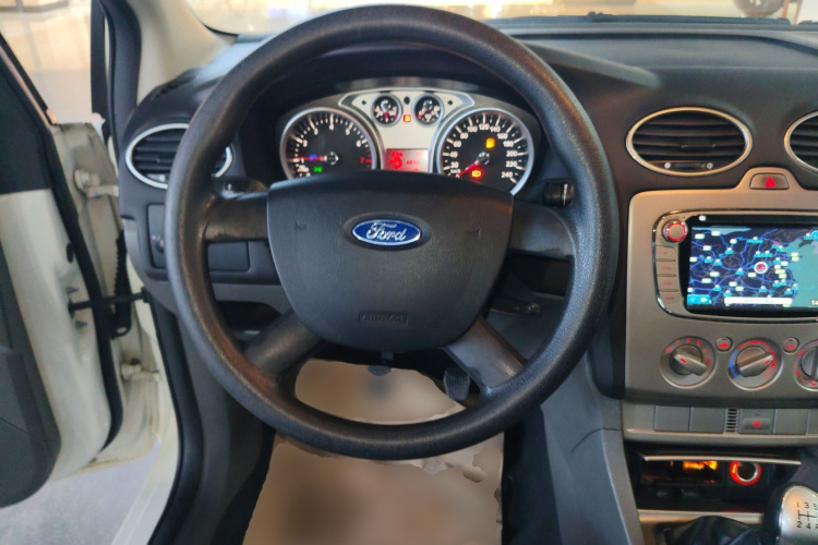 福特 福克斯 2013款 两厢经典 1.8L 手动百万纪念版中控内饰13