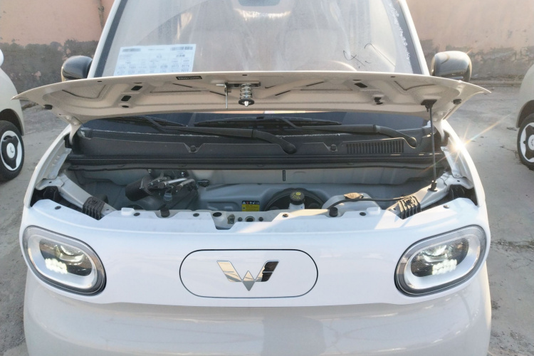 五菱汽车 宏光MINIEV 2024款 第三代 215km 青春版机舱底盘24