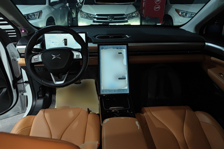 小鹏P5 2022款 550E中控内饰7002