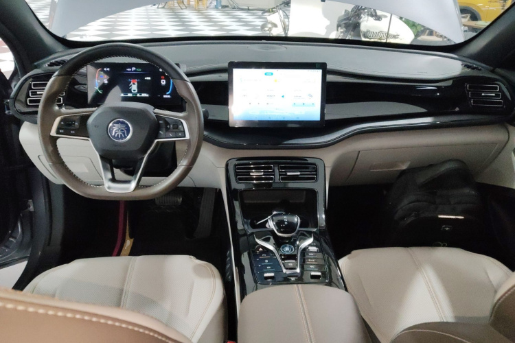 比亚迪 秦PLUS 2023款 冠军版 DM-i 55KM领先型中控内饰12