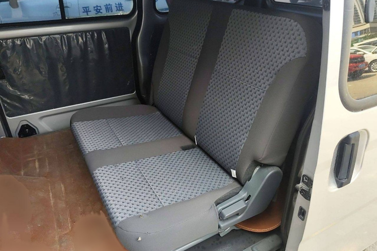 五菱汽车 五菱之光 2023款 1.5L 实用型 5/7座中控内饰7003