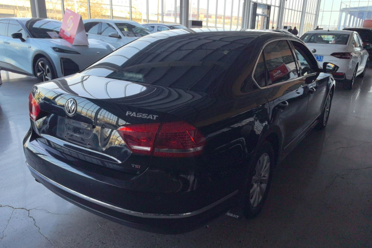大众 帕萨特 2015款 1.8TSI DSG尊荣版车身外观6003